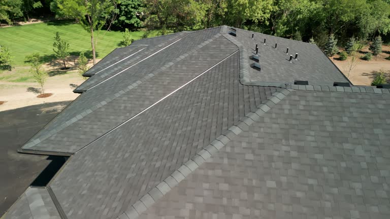 Best Flat Roofing  in Delavan, WI